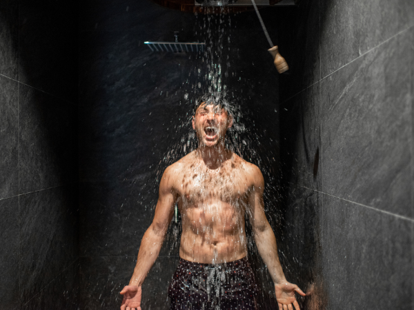 Cold Shower Setelah Workout, Sekadar Hype atau Beneran Bermanfaat?