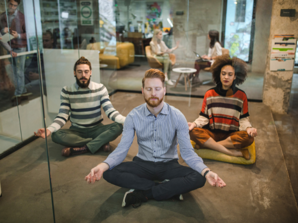Yoga di Kantor, Peregangan Singkat untuk Lawan Pegal