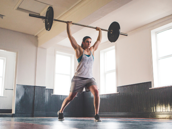 Overhead Press Bikin Bahu Sakit? Ini Penyebab dan Cara Menghindarinya