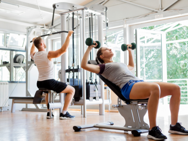 Latihan Aman, Hasil Maksimal: Strategi Jitu Mengurangi Risiko Cedera di Gym
