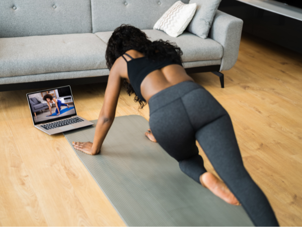Tips Latihan di Rumah Biar Tetap Bugar Tanpa Harus ke Gym
