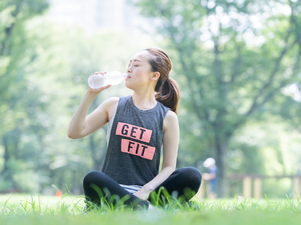 Minum Air Putih Aja Nggak Cukup! Ini Trik Biar Tubuh Tetap Terhidrasi Maksimal