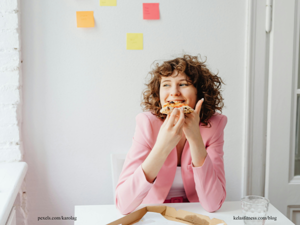 Ingin Tetap Bisa Makan Pizza dan Dessert Saat Diet? Ini 5 Triknya!