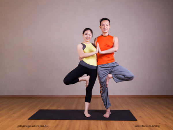 Yoga Bareng Pasangan: Menyehatkan Sekaligus Menguatkan Ikatan Emosional